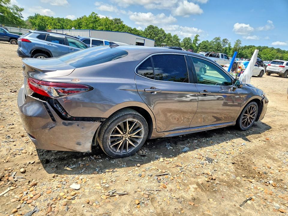 2021 Toyota Camry მანქანა იყიდება აუქციონზე, vin: 4T1G11AK2MU554006, აუქციონის ნომერი: 61873836