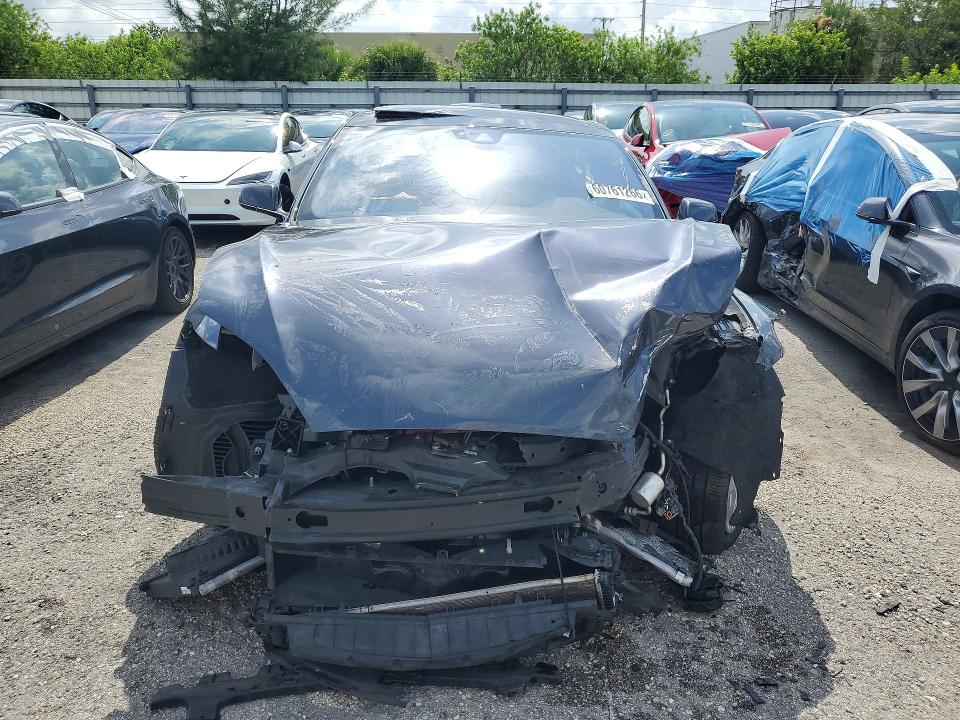 60761266 :رقم المزاد ، 5YJSA1E29GF129632 vin ، 2016 Tesla Model S مزاد بيع
