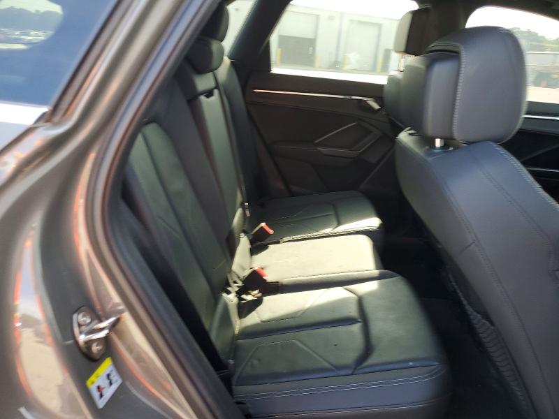 62633576 :رقم المزاد ، WA1EECF31L1026920 vin ، 2020 Audi Q3 مزاد بيع