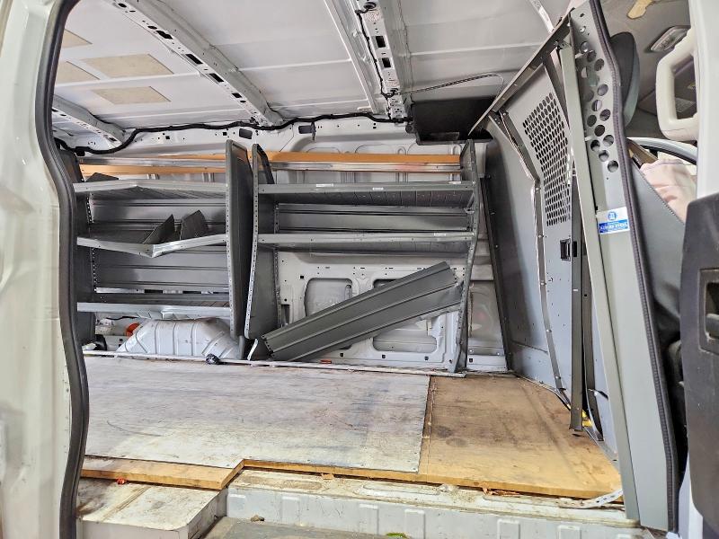 63103616 :رقم المزاد ، 1FTYE1ZM6JKA02471 vin ، 2018 Ford Transit مزاد بيع
