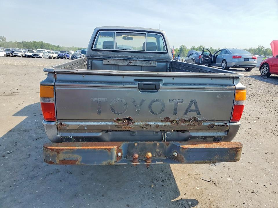 1986 Toyota Pickup მანქანა იყიდება აუქციონზე, vin: JT4RN55DXG0200749, აუქციონის ნომერი: 61083676