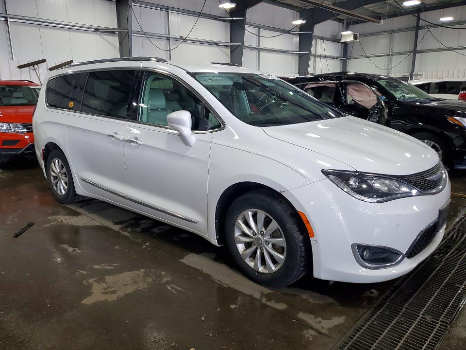 61609976 :رقم المزاد ، 2C4RC1BG7JR263043 vin ، 2018 Chrysler Pacifica مزاد بيع