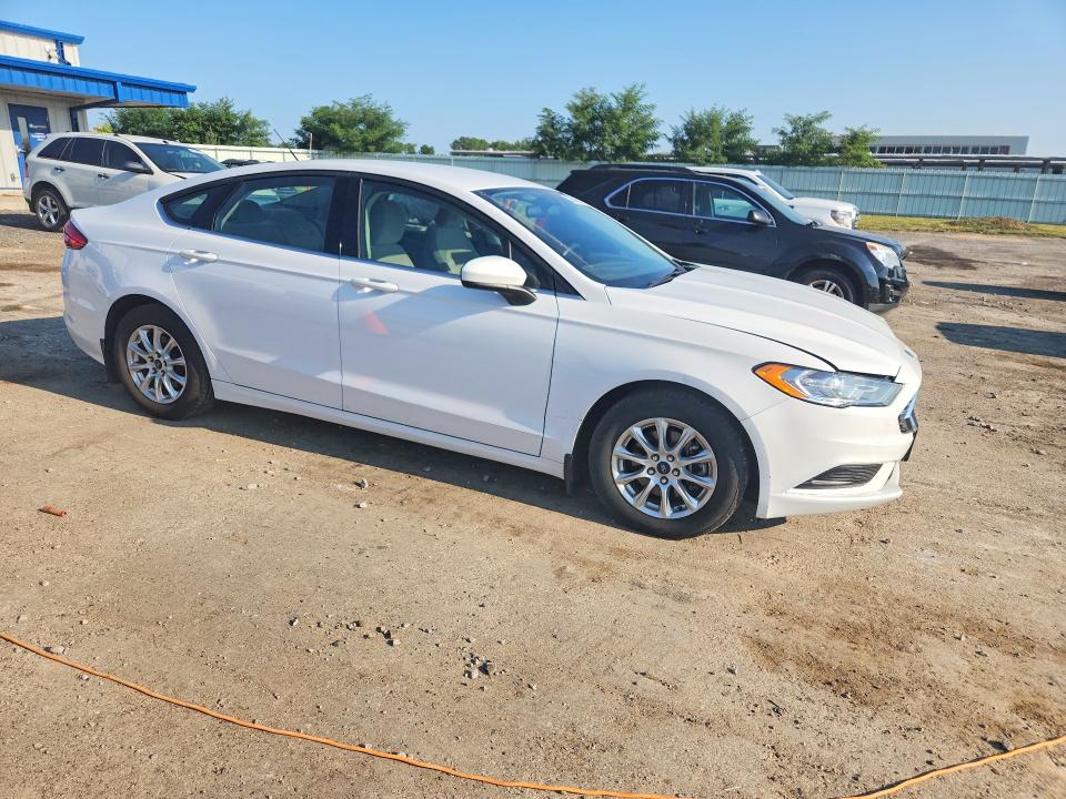 2017 Ford Fusion მანქანა იყიდება აუქციონზე, vin: 3FA6P0G73HR372359, აუქციონის ნომერი: 63014696