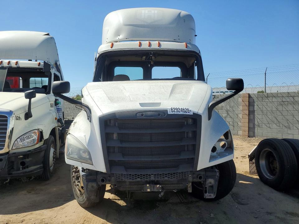 2021 Freightliner Cascadia 116 მანქანა იყიდება აუქციონზე, vin: 3AKJHTDV3MDMS8011, აუქციონის ნომერი: 62924626