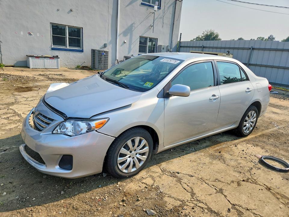 61529776 :رقم المزاد ، 5YFBU4EEXDP161007 vin ، 2013 Toyota Corolla مزاد بيع