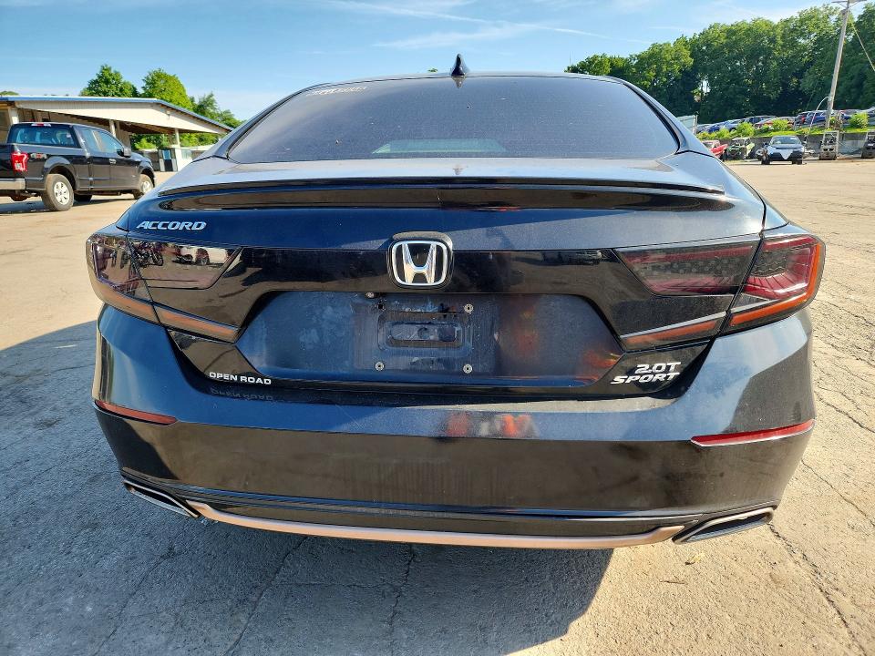 61396916 :رقم المزاد ، 1HGCV2F34JA047282 vin ، 2018 Honda Accord مزاد بيع