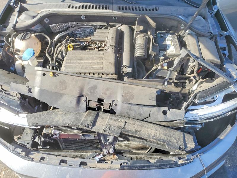 61112616 :رقم المزاد ، 3VWDB7AJ9HM217015 vin ، 2017 Volkswagen Jetta مزاد بيع