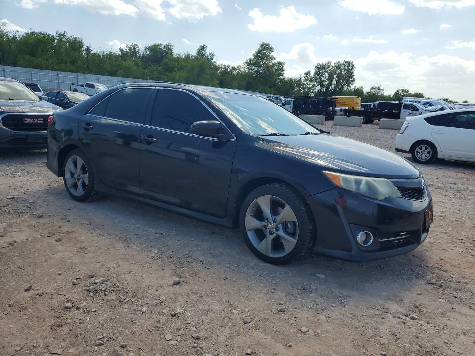 61935756 :رقم المزاد ، 4T1BF1FK4EU835228 vin ، 2014 Toyota Camry مزاد بيع
