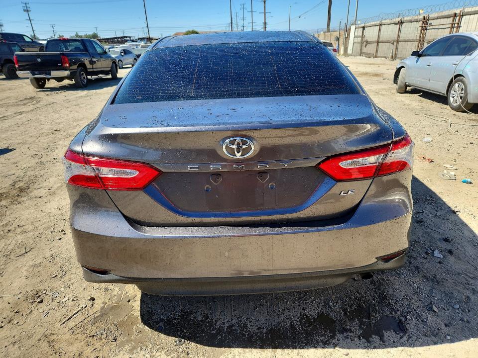 Продаж на аукціоні авто 2018 Toyota Camry, vin: 4T1B11HK3JU658239, номер лоту: 60198046