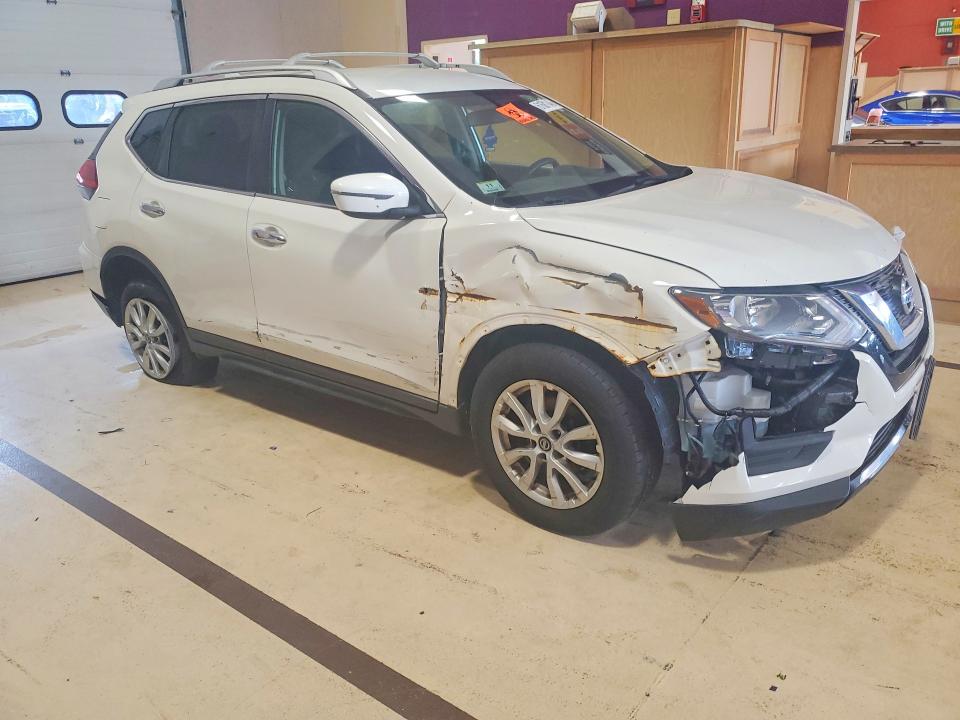 Продажа на аукционе авто 2017 Nissan Rogue, vin: KNMAT2MV9HP553469, номер лота: 61681946