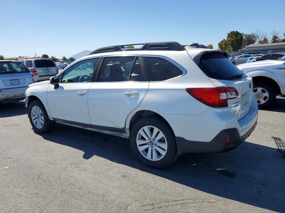 60643586 :رقم المزاد ، 4S4BSAFC6J3219986 vin ، 2018 Subaru Outback مزاد بيع