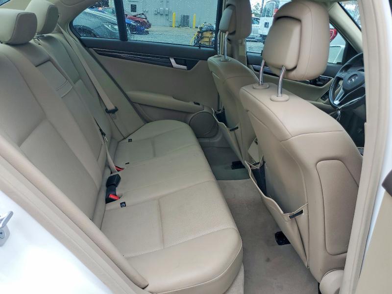 2013 Mercedes-benz C მანქანა იყიდება აუქციონზე, vin: WDDGF4HB4DR299235, აუქციონის ნომერი: 63099536
