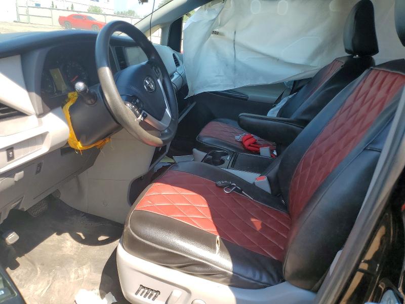60627116 :رقم المزاد ، 5TDKZ3DC3HS860391 vin ، 2017 Toyota Sienna مزاد بيع