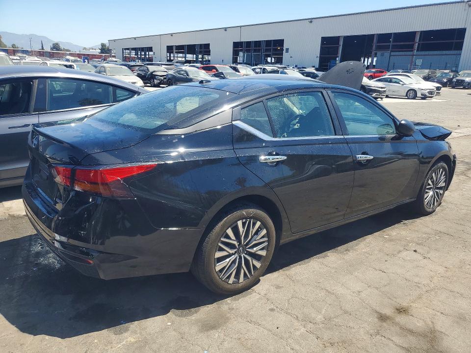 2025 Nissan Altima მანქანა იყიდება აუქციონზე, vin: 1N4BL4DW9SN430675, აუქციონის ნომერი: 60385796