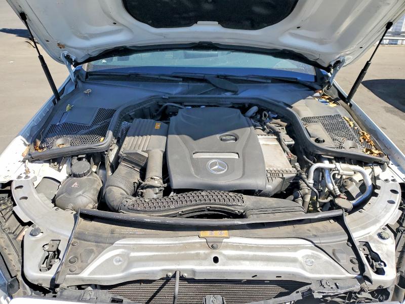 61389646 :رقم المزاد ، 55SWF4JB8JU274869 vin ، 2018 Mercedes-benz C مزاد بيع