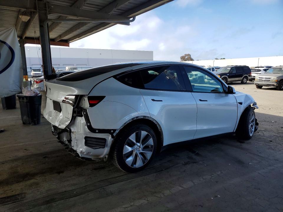 60818496 :رقم المزاد ، 7SAYGDEE8PA139198 vin ، 2023 Tesla Model Y مزاد بيع