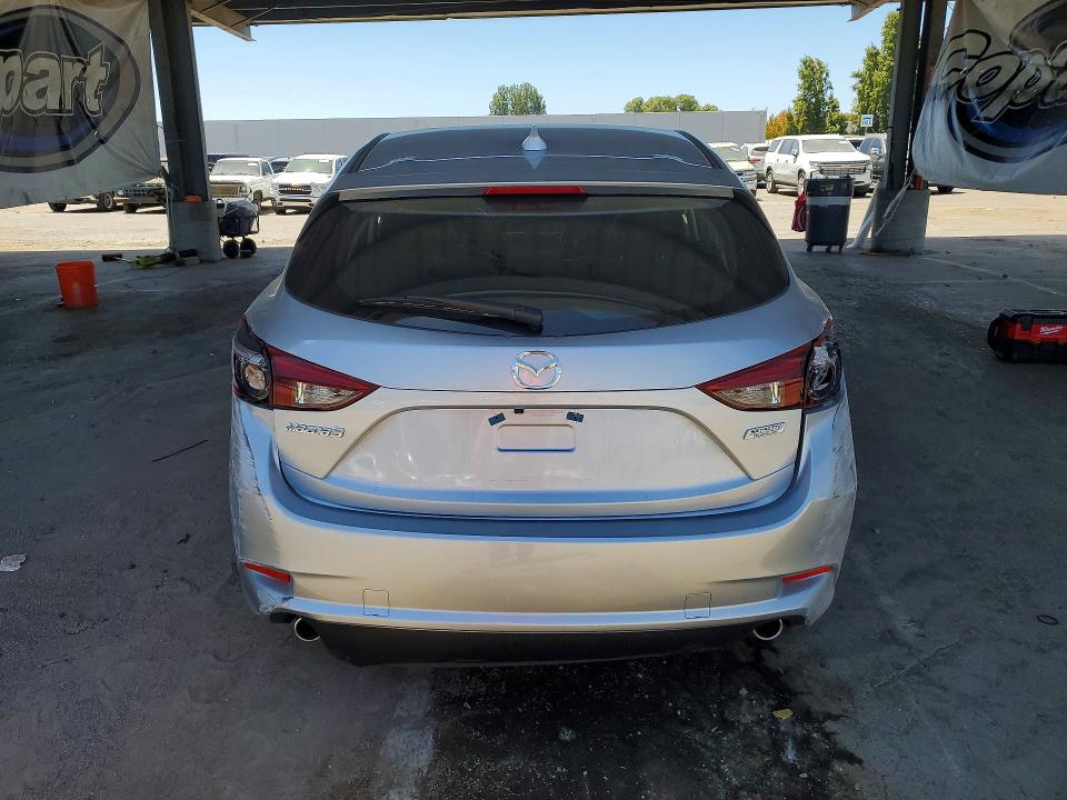 62869886 :رقم المزاد ، 3MZBN1M30JM166535 vin ، 2018 Mazda 3 مزاد بيع