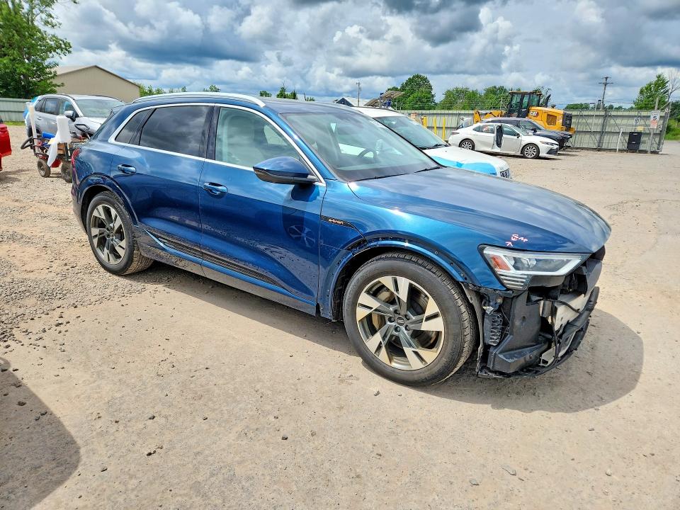2021 Audi E-tron მანქანა იყიდება აუქციონზე, vin: WA1VABGE4MB015766, აუქციონის ნომერი: 60461746