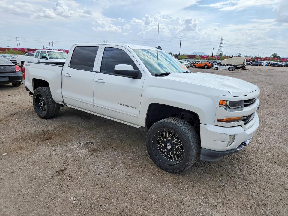 61336566 :رقم المزاد ، 3GCUKREC7HG347805 vin ، 2017 Chevrolet Silverado مزاد بيع