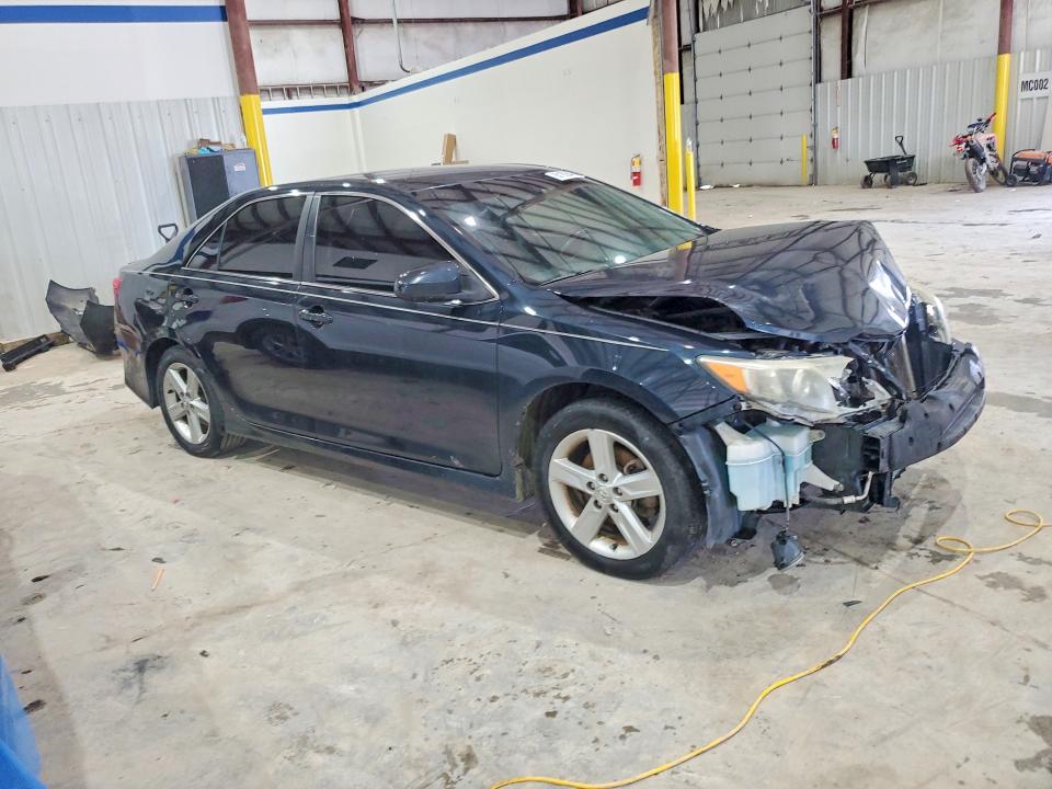 60192946 :رقم المزاد ، 4T1BF1FK7EU824630 vin ، 2014 Toyota Camry مزاد بيع