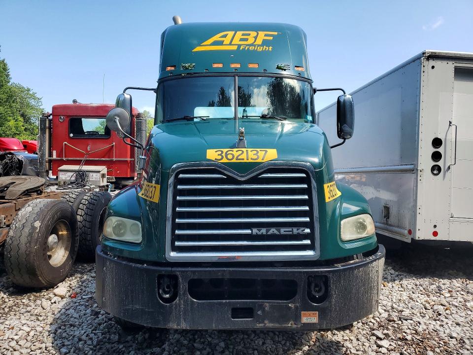 59225526 :رقم المزاد ، 1M1AW01X0HM009445 vin ، 2017 Mack 600 مزاد بيع
