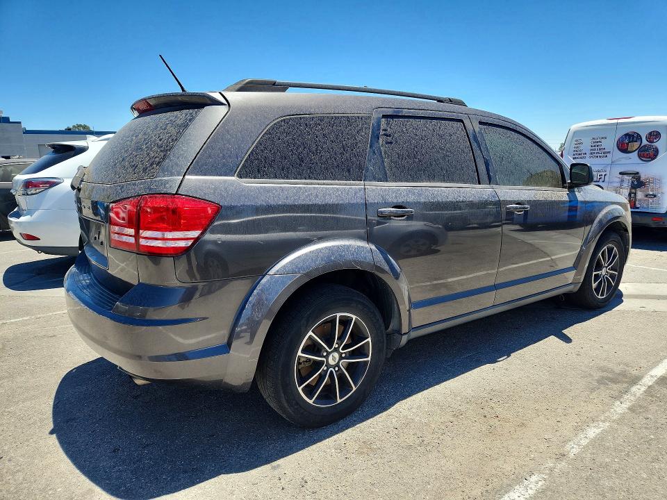 58394146 :رقم المزاد ، 3C4PDCAB2JT383805 vin ، 2018 Dodge Journey مزاد بيع
