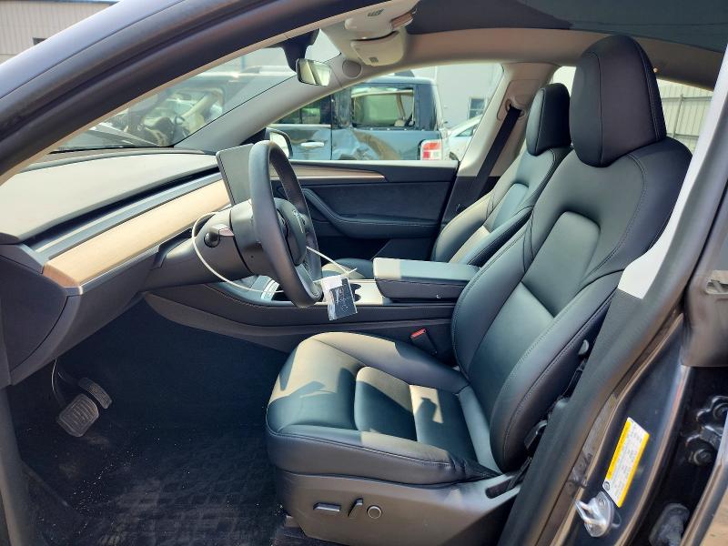 61770036 :رقم المزاد ، 7SAYGDEE1NA016940 vin ، 2022 Tesla Model Y مزاد بيع
