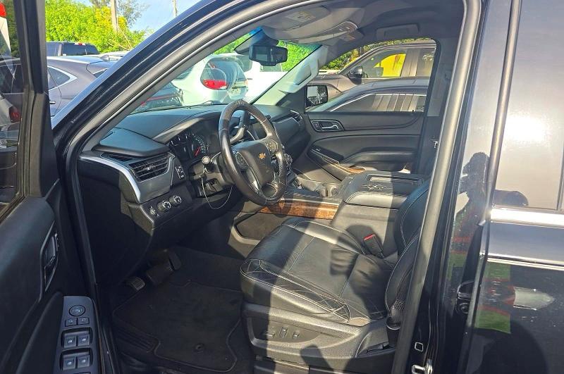 61905626 :رقم المزاد ، 1GNSKBKC0LR111239 vin ، 2020 Chevrolet Tahoe مزاد بيع