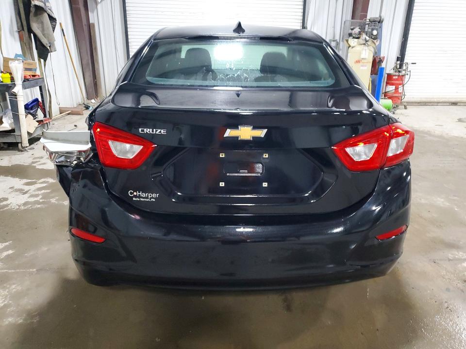 62119956 :رقم المزاد ، 1G1BC5SM4H7202820 vin ، 2017 Chevrolet Cruze مزاد بيع