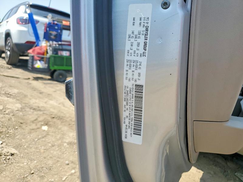 62320306 :رقم المزاد ، 2A4RR5D13AR338801 vin ، 2010 Chrysler Town & Country مزاد بيع