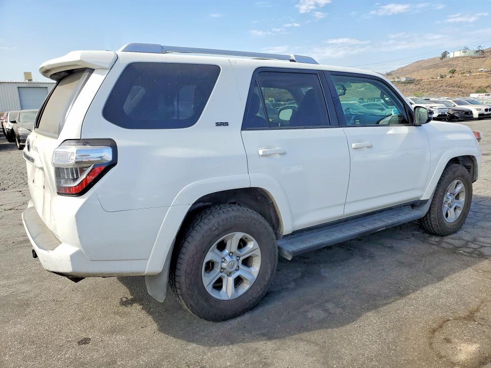 61539706 :رقم المزاد ، JTEBU5JRXJ5533111 vin ، 2018 Toyota 4runner مزاد بيع