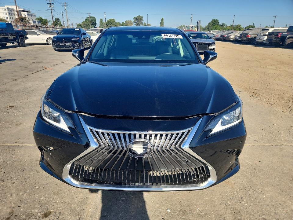 2019 Lexus Es მანქანა იყიდება აუქციონზე, vin: 58AB21B16KU003872, აუქციონის ნომერი: 60187726