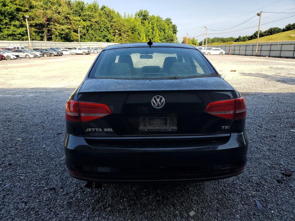 59724016 :رقم المزاد ، 3VWL07AJ5FM212053 vin ، 2015 Volkswagen Jetta مزاد بيع