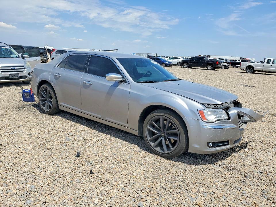 63301486 :رقم المزاد ، 2C3CCAET2DH650435 vin ، 2013 Chrysler 300c مزاد بيع