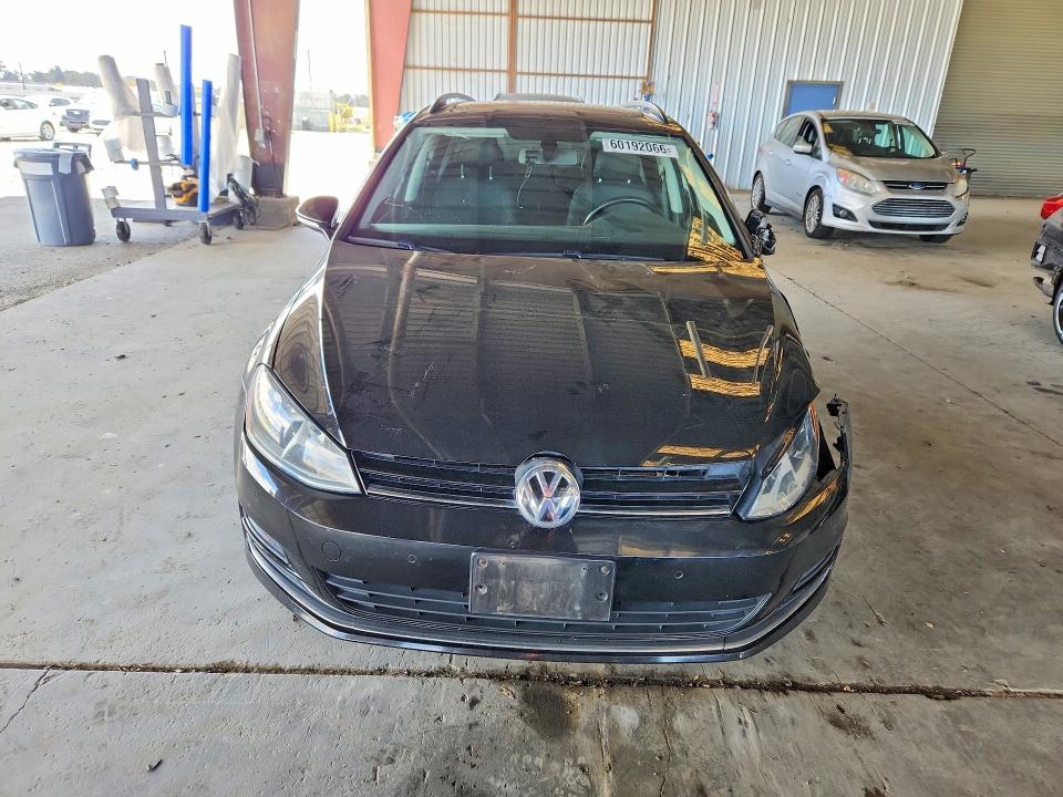 60192066 :رقم المزاد ، 3VWCA7AU1FM520831 vin ، 2015 Volkswagen Golf Sportwagen مزاد بيع