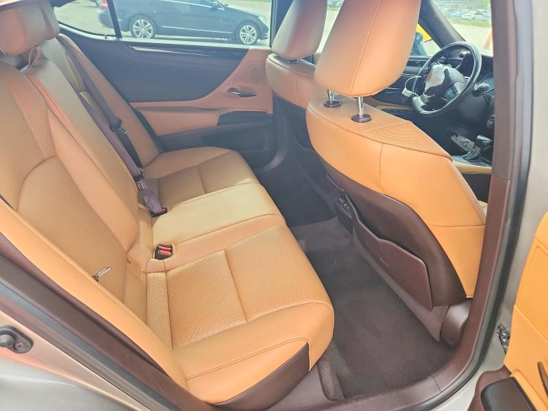 63467616 :رقم المزاد ، 58ADZ1B12LU075884 vin ، 2020 Lexus Es مزاد بيع