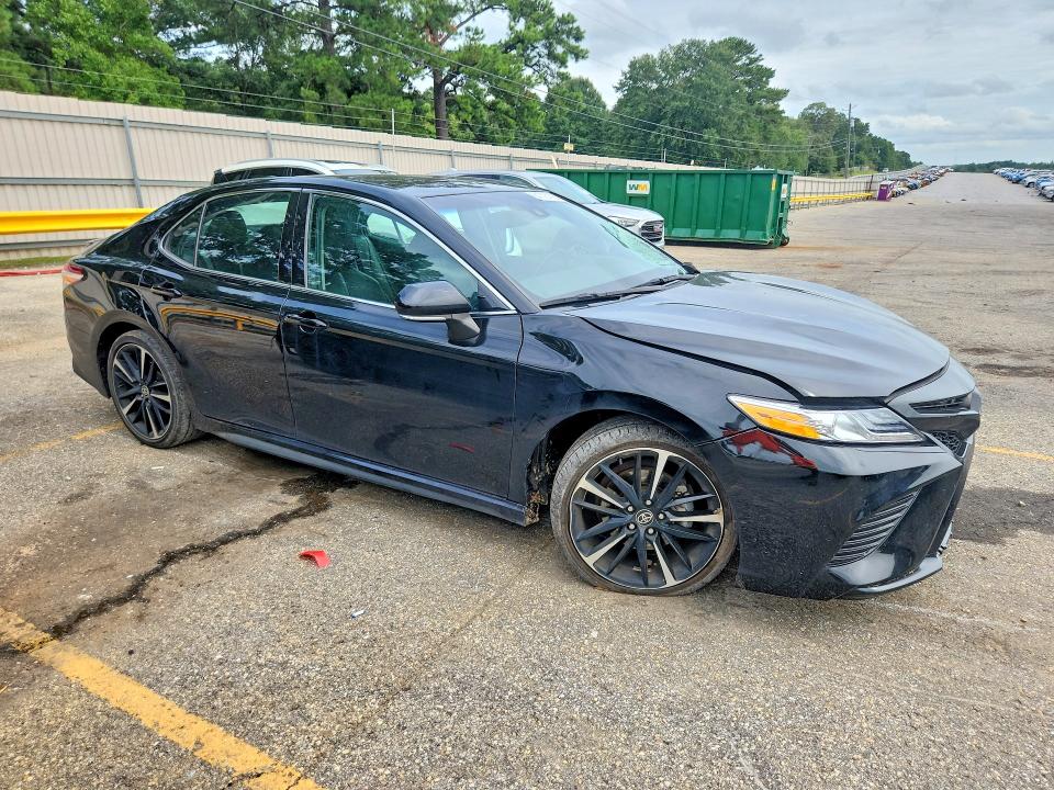 61116176 :رقم المزاد ، 4T1K61AK8LU995262 vin ، 2020 Toyota Camry مزاد بيع