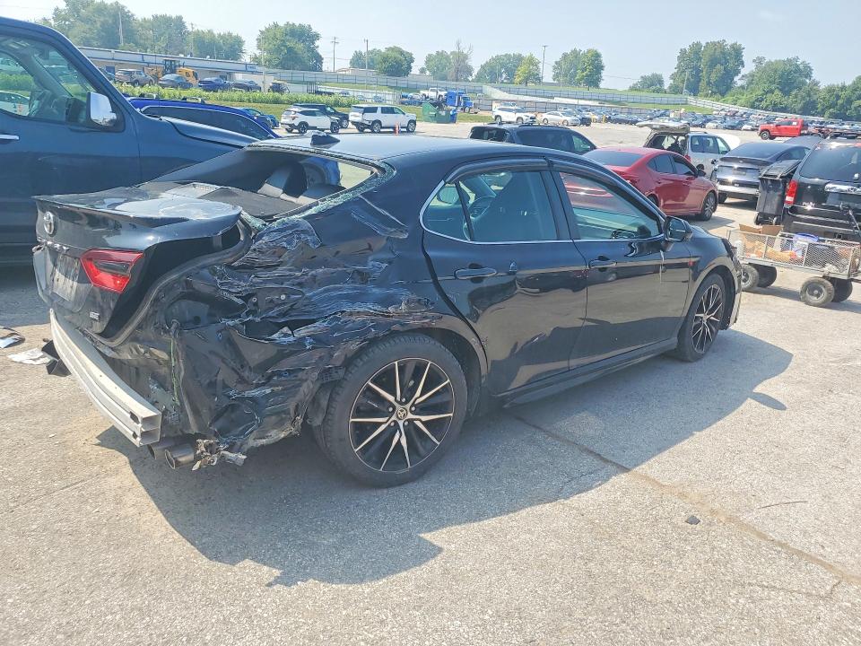Aukcja sprzedaży 2021 Toyota Camry, vin: 4T1G11AK1MU433354, numer aukcji: 61692526