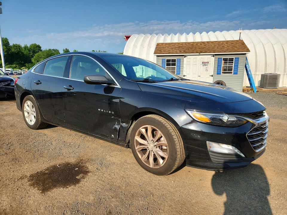 62631316 :رقم المزاد ، 1G1ZD5STXNF174445 vin ، 2022 Chevrolet Malibu مزاد بيع