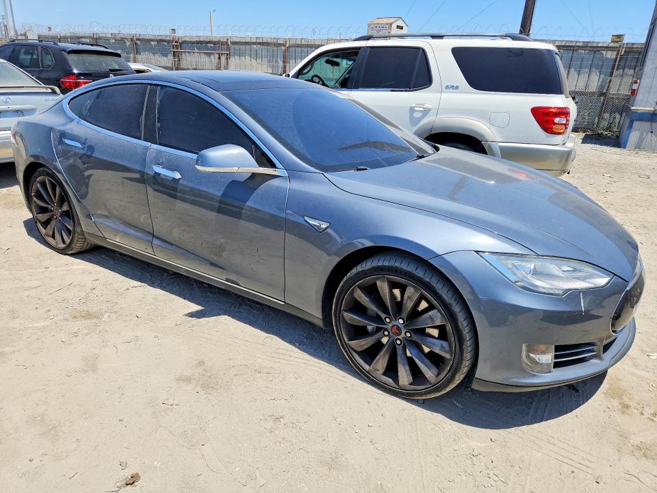 2014 Tesla Model S მანქანა იყიდება აუქციონზე, vin: 5YJSA1S11EFP45124, აუქციონის ნომერი: 62502676