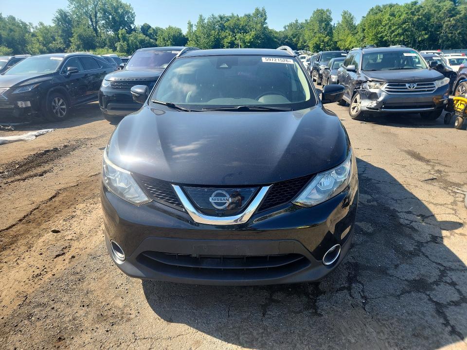 59721526 :رقم المزاد ، JN1BJ1CRXHW102097 vin ، 2017 Nissan Rogue Sport مزاد بيع