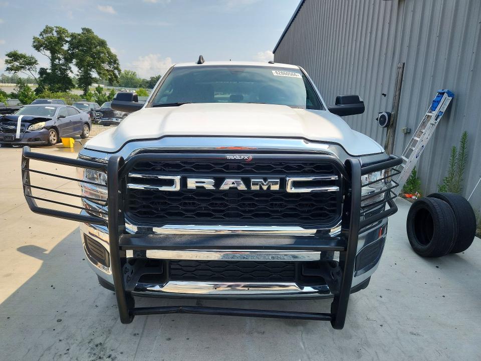 62860566 :رقم المزاد ، 3C6UR5CJ9NG165676 vin ، 2022 Ram 2500 مزاد بيع