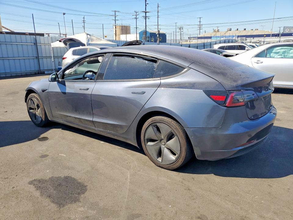 62950656 :رقم المزاد ، 5YJ3E1EA0JF014182 vin ، 2018 Tesla Model 3 مزاد بيع