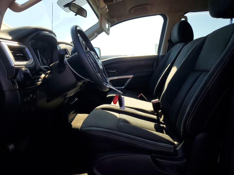 62084406 :رقم المزاد ، 1N6AA1EK9HN555980 vin ، 2017 Nissan Titan مزاد بيع