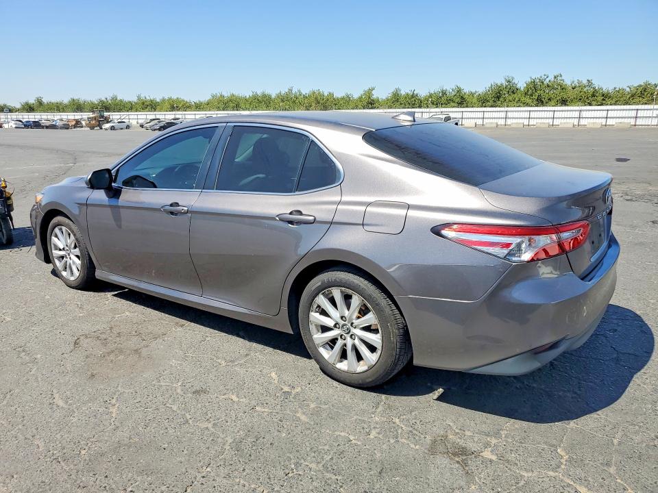 62540676 :رقم المزاد ، 4T1B11HK7KU740492 vin ، 2019 Toyota Camry مزاد بيع