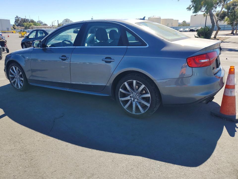 Продажа на аукционе авто 2015 Audi A4, vin: WAUAFAFL1FA075588, номер лота: 62702286