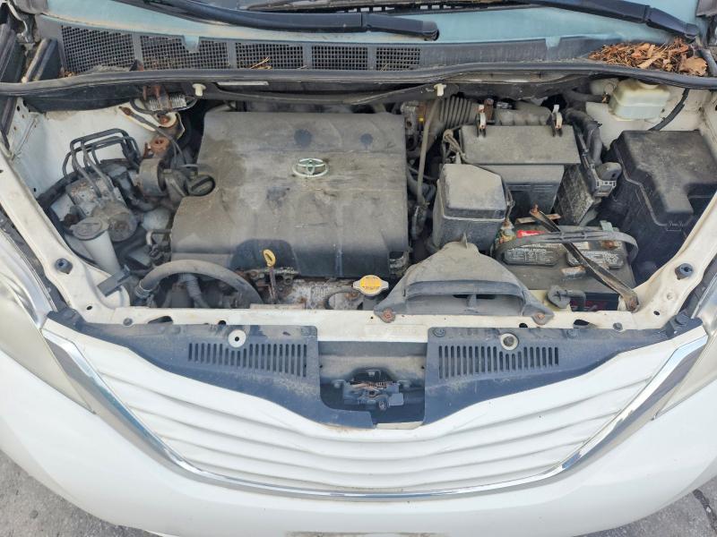 62761926 :رقم المزاد ، 5TDKK3DC4FS539039 vin ، 2015 Toyota Sienna مزاد بيع