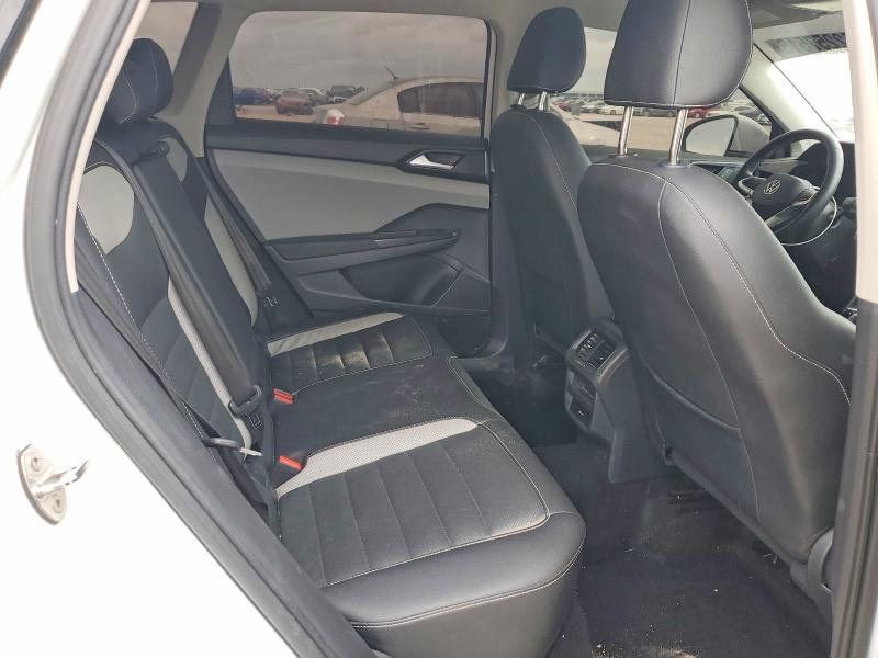 Продажа на аукционе авто 2022 Volkswagen Taos, vin: 3VV2X7B2XNM066315, номер лота: 62257516