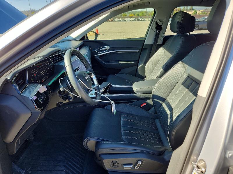 Продажа на аукционе авто 2021 Audi E-tron, vin: WA1VABGEXMB010720, номер лота: 63200066