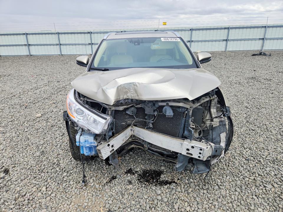 60618796 :رقم المزاد ، 5TDDKRFH8GS339321 vin ، 2016 Toyota Highlander مزاد بيع
